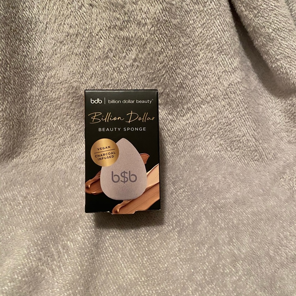 Charcoal beauty sponge
